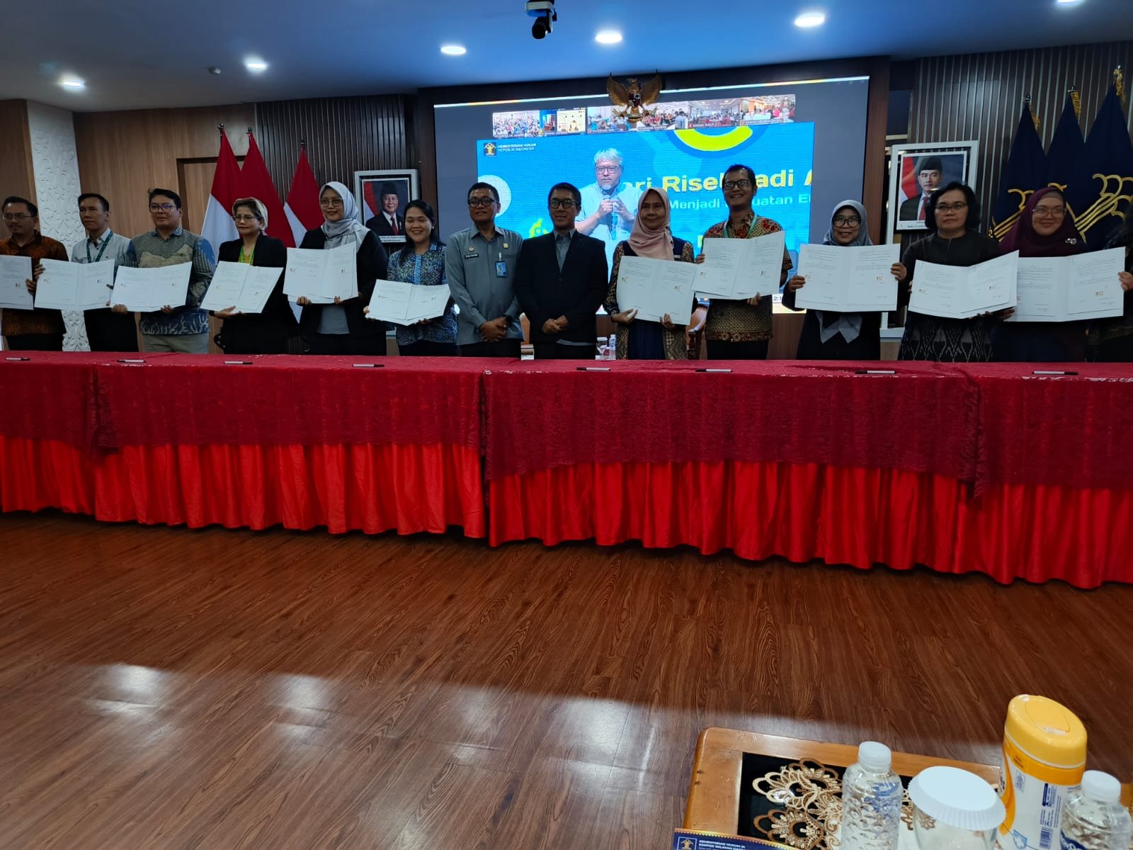 Penandatangan kontrak sentra HKI dengan Kemenkum di Kemenkum DKI Jakarta